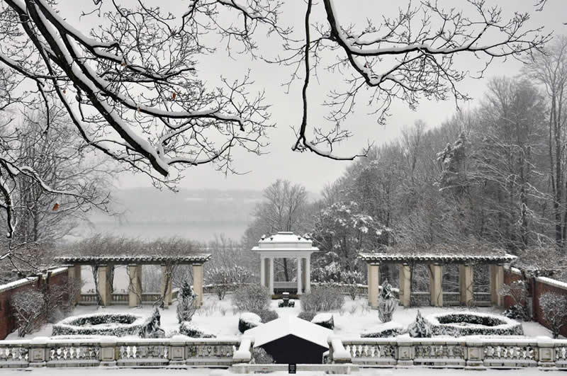 blithwood garden in winter